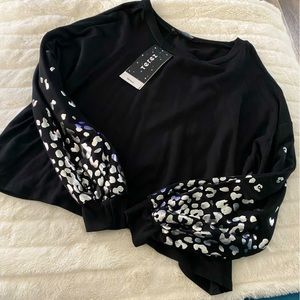 [Terez] Foil Cheetah Ballon Sleeve Sweater